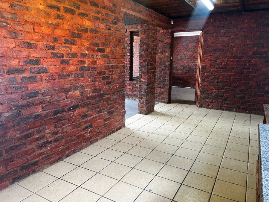 To Let commercial Property for Rent in Melodie North West